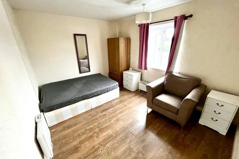 2 bedroom flat for sale, Heathwood Court, Cardiff, CF14