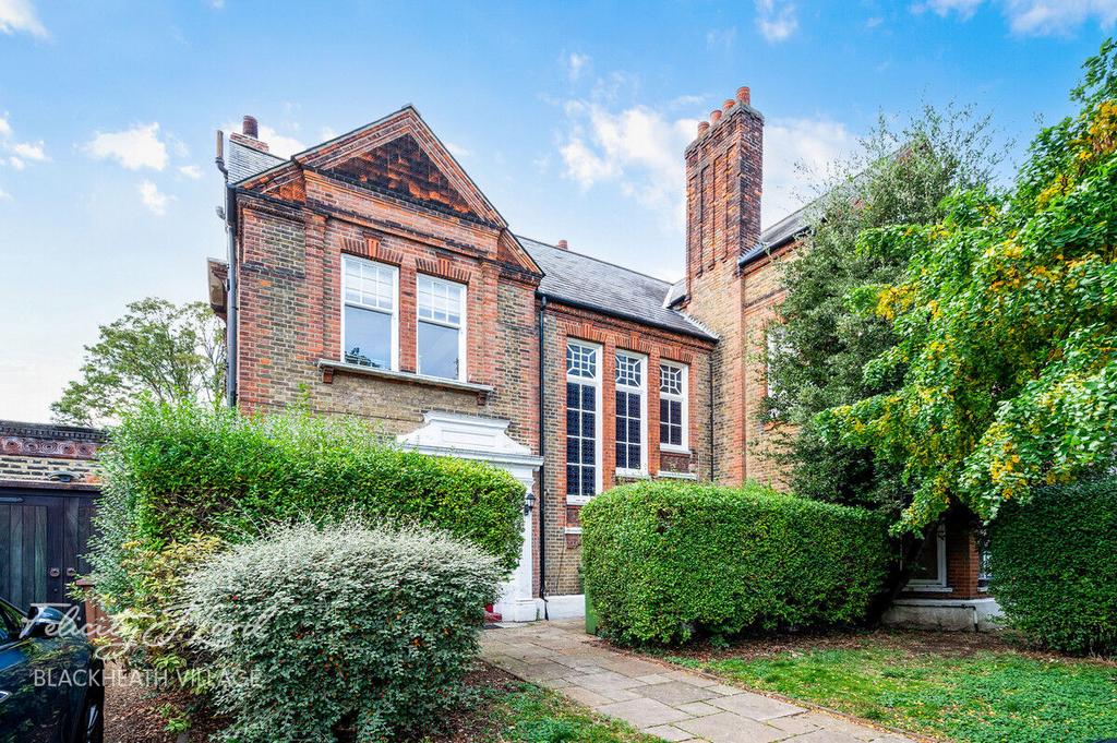 Detached house exterior, garden