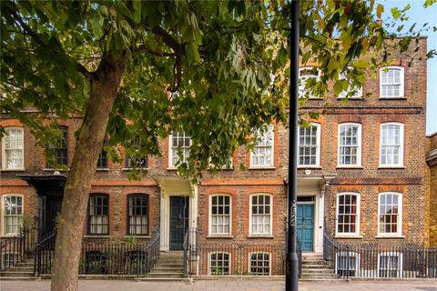 undefined, Mile End Road, Stepney, London, E1
