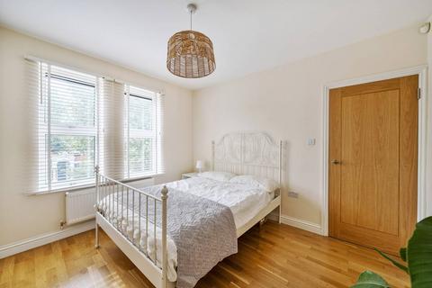 1 bedroom flat for sale, Stapleton Hall Road, Crouch End, London, N4