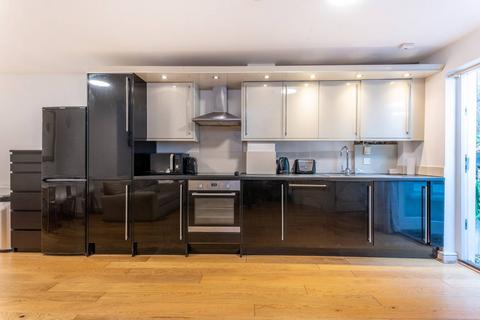 2 bedroom flat to rent, Tadmor Street, Shepherd's Bush, London, W12