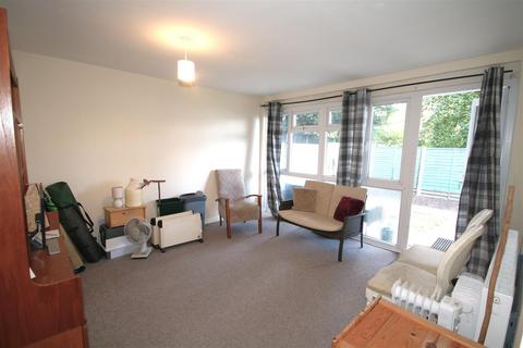 126 Downs Road, Canterbury, CT2 7TW