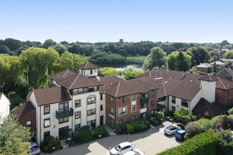 Ruskin Court, Mere Court Ruskin Court, WA16
