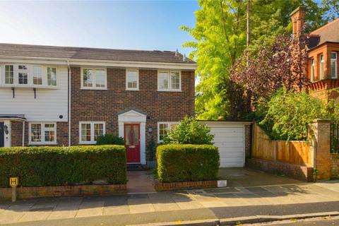 undefined, Waldegrave Park, Twickenham
