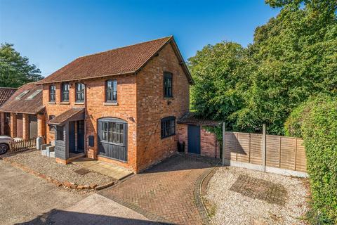 4 Kensington Court, Washfield, Tiverton