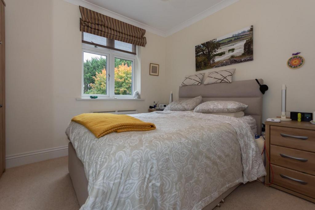 Bedroom 1 (a).jpg