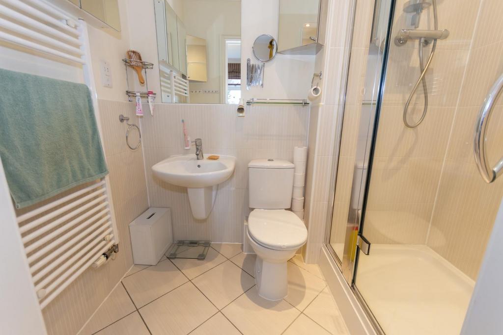 En suite 2.jpg