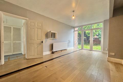 undefined, Woodhouse Lane, Sale, M33