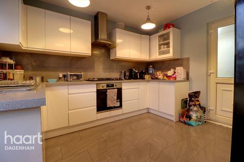 undefined, White Gardens, Dagenham