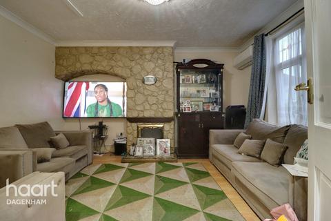 undefined, White Gardens, Dagenham