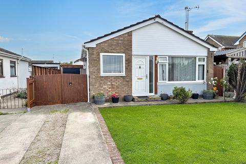 2 bedroom detached bungalow for sale, Llys Madoc, Towyn, Conwy, LL22