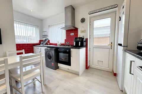 2 bedroom detached bungalow for sale, Llys Madoc, Towyn, Conwy, LL22