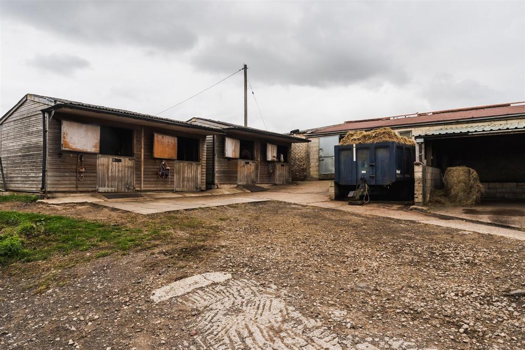 Stables x4 (Second Courtyard)