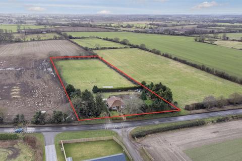 2 bedroom detached bungalow for sale, Easingwold Road, Stillington, York