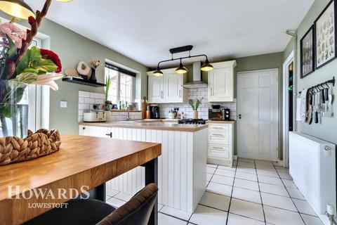 undefined, Dovedale, Lowestoft