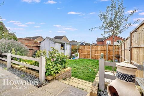 undefined, Dovedale, Lowestoft