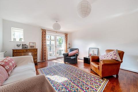 Kelly Avenue, London, SE15