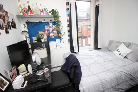 4 bedroom terraced house to rent, Elizabeth Street, Leeds LS6