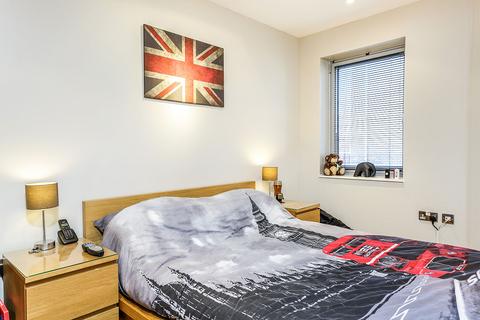 2 bedroom flat to rent, Cross Street, Portsmouth PO1