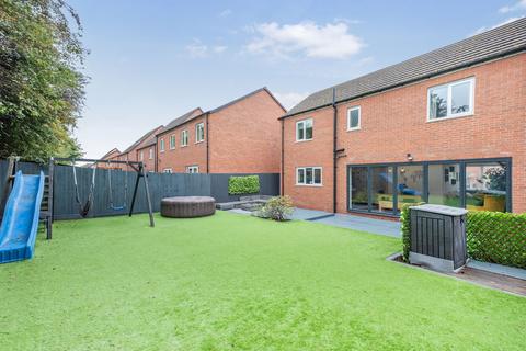 4 bedroom detached house for sale, Oak Drive, Penyffordd, CH4