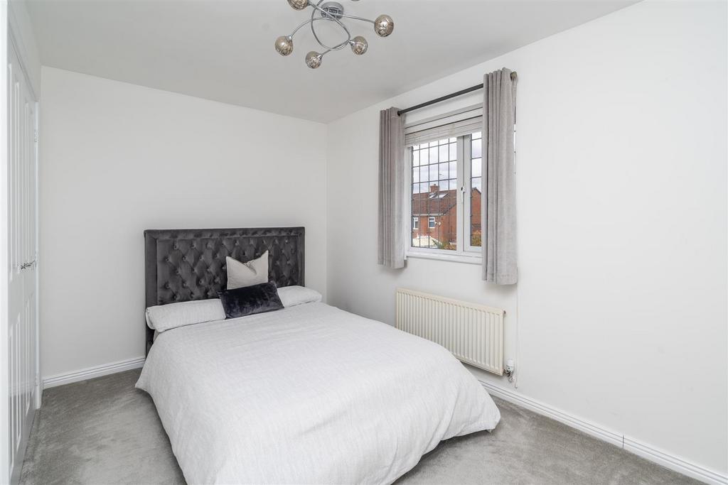 47 Radlow Crescent 13.jpg