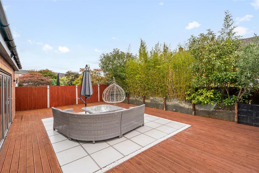 47 Radlow Crescent 23.jpg