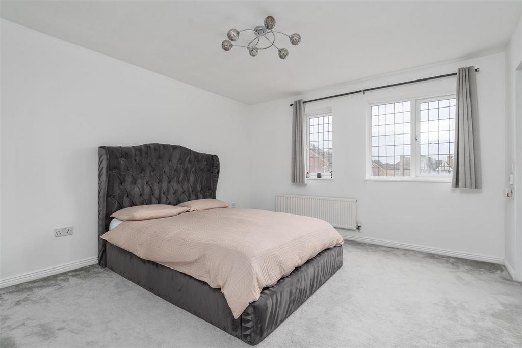 47 Radlow Crescent 17.jpg