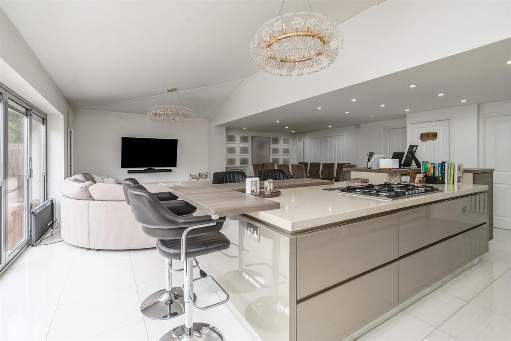47 Radlow Crescent 9.jpg