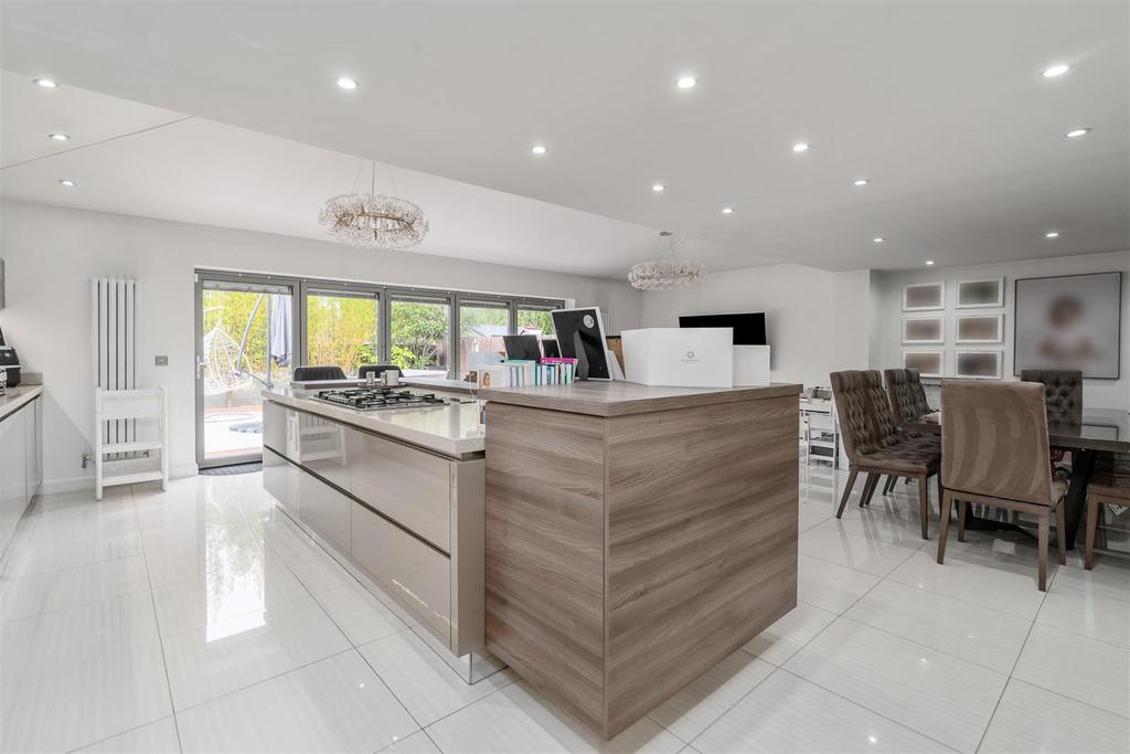 47 Radlow Crescent 10.jpg