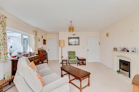 3 bedroom detached bungalow for sale, 17 Charteris Close, Penarth, CF64 5RT