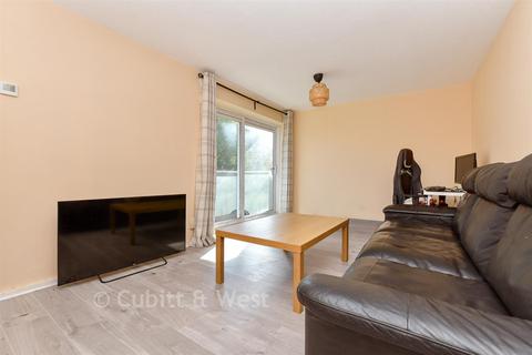 2 bedroom flat for sale, Basinghall Gardens, Sutton, Surrey