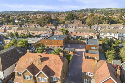 3 bedroom semi-detached house for sale, Pavilion Road, Worthing BN14