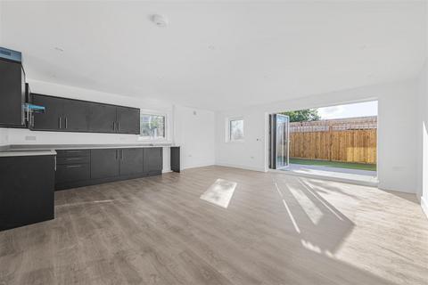 3 bedroom semi-detached house for sale, Pavilion Road, Worthing BN14