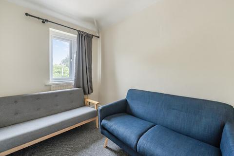 3 bedroom semi-detached house to rent, Garsington Road, Oxford OX4