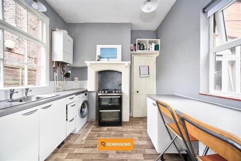 4 bedroom semi-detached house for sale, Brantwood Road, Luton