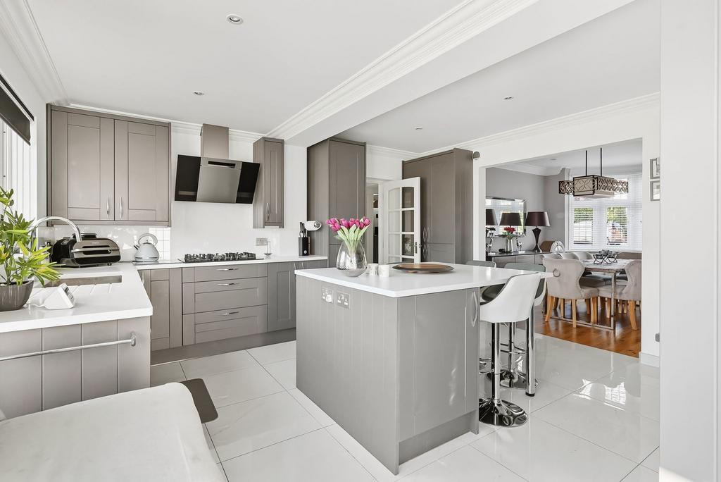 Kitchen / Breaskfast Room