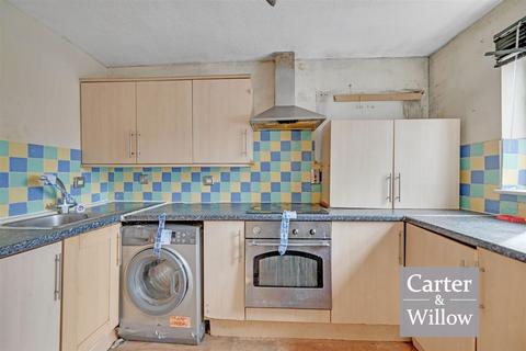 2 bedroom apartment for sale, Butteridges Close, Dagenham, Essex