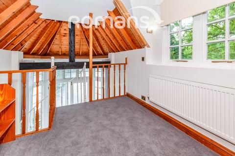 1 bedroom detached house to rent, Guards Club Road, Maidenhead, SL6