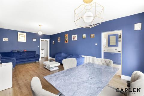 5 bedroom detached house for sale, Stradbroke Grove, Buckhurst Hill