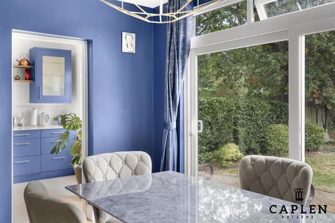 5 bedroom detached house for sale, Stradbroke Grove, Buckhurst Hill