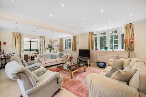 undefined, The Avenue, Ascot