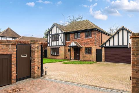 4 bedroom detached house for sale, Ockham Road South, East Horsley