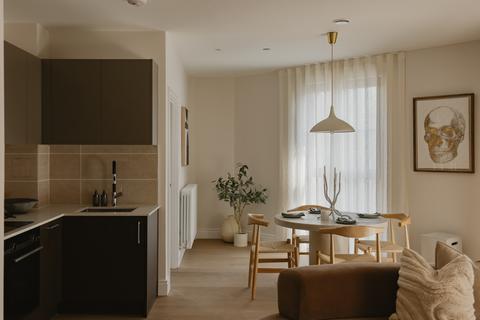 undefined, London E14