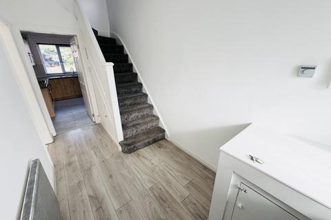 3 bedroom semi-detached house to rent, Sandy Hill Road, Solihull B90
