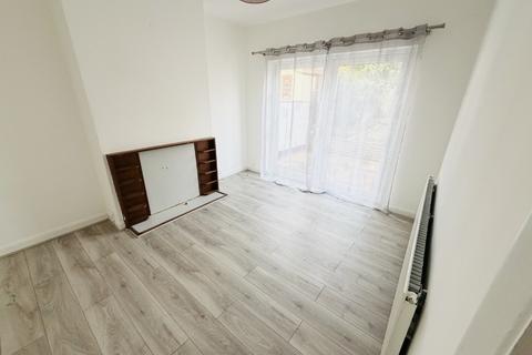 3 bedroom semi-detached house to rent, Sandy Hill Road, Solihull B90