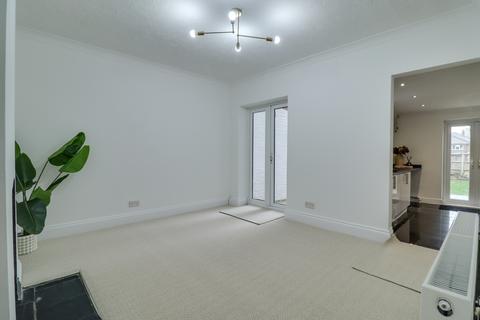 2 bedroom terraced house for sale, Porchester Road, Woolston