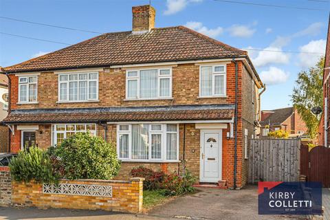 3 bedroom semi-detached house for sale, Highbury Avenue , Hoddesdon