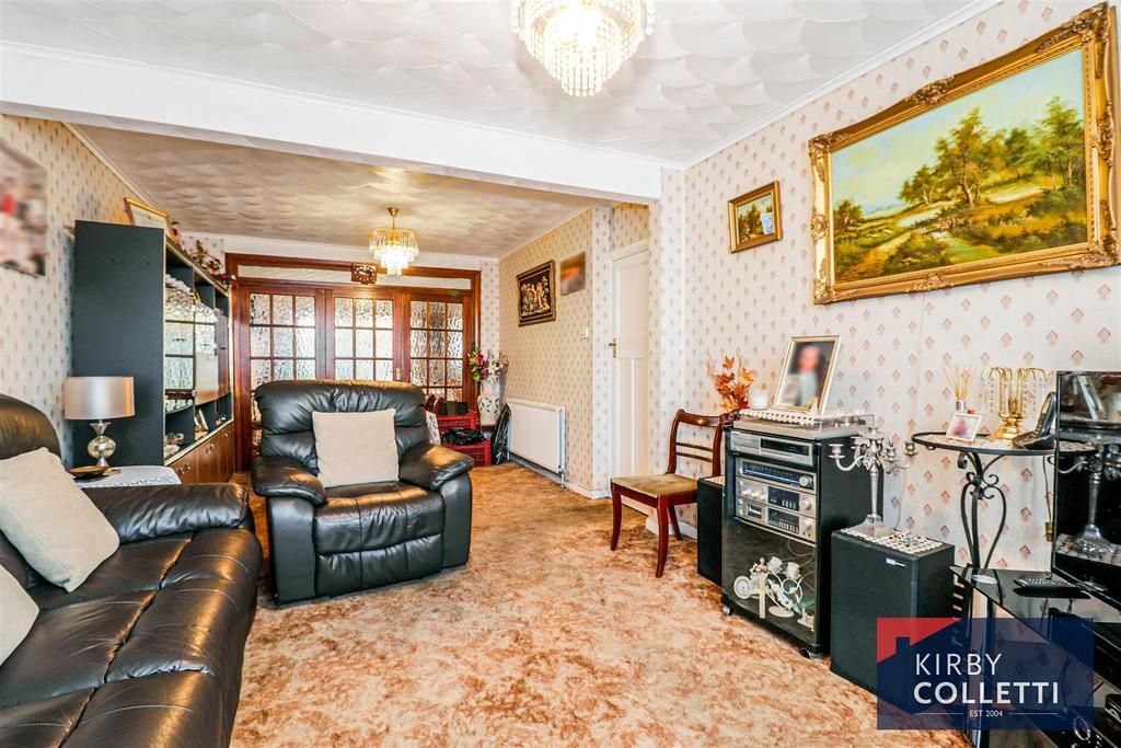 Lounge/dining room