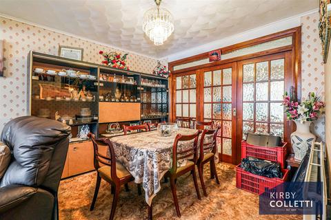 3 bedroom semi-detached house for sale, Highbury Avenue , Hoddesdon