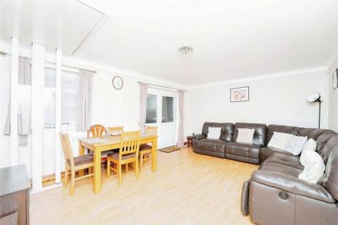 3 bedroom property for sale, Southall UB2